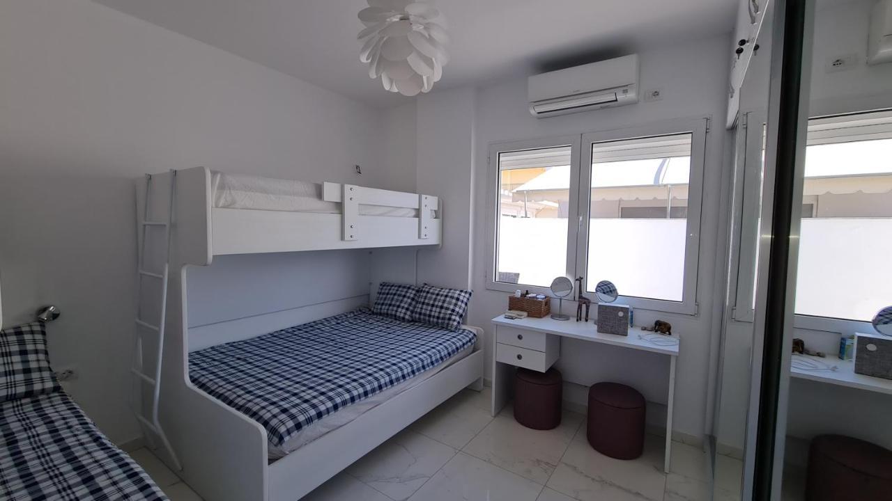 Ferienwohnung Rocknest Sea View Penthouse Sarandë Exterior foto