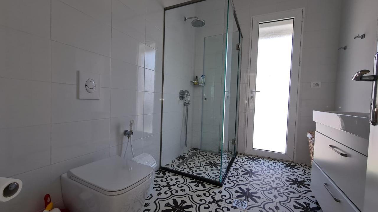 Ferienwohnung Rocknest Sea View Penthouse Sarandë Exterior foto