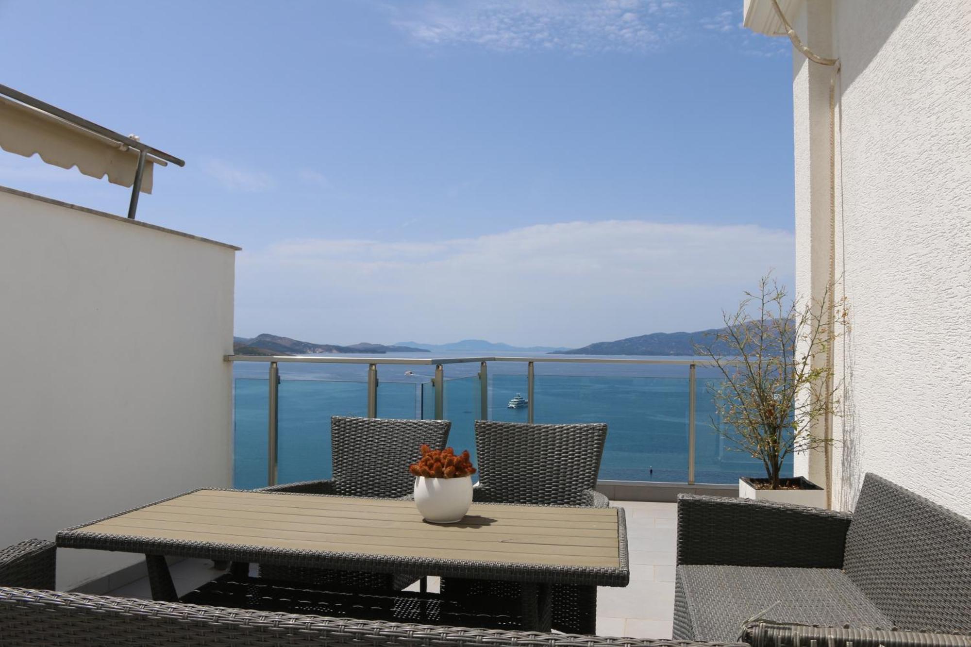 Ferienwohnung Rocknest Sea View Penthouse Sarandë Exterior foto